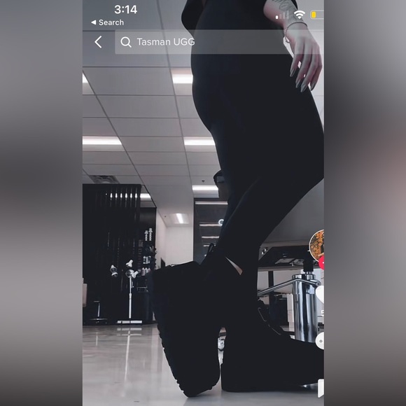 NWT UGG Neumel Platform Strap Chukka Boot Black Various Sizes - Picture 3 of 16